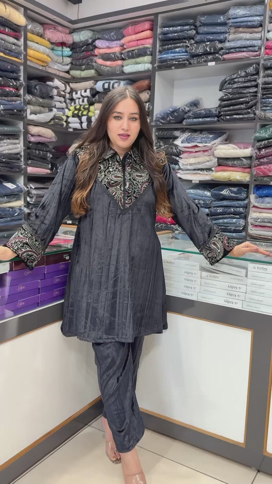 Iconic V Co-Ord 🖤🍷